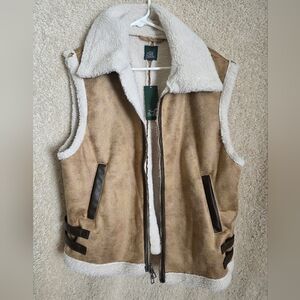 Wild Fable Tan and White Fleece Vest